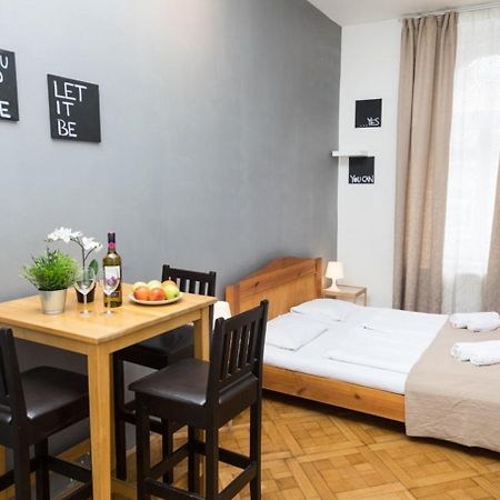 Welcome Apartments On Lublanska Praha Bagian luar foto