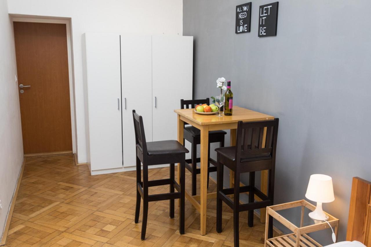 Welcome Apartments On Lublanska Praha Bagian luar foto