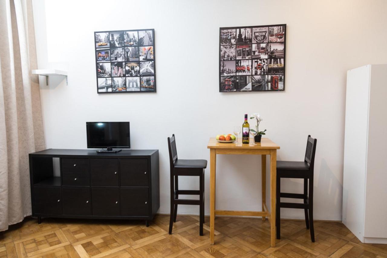 Welcome Apartments On Lublanska Praha Bagian luar foto